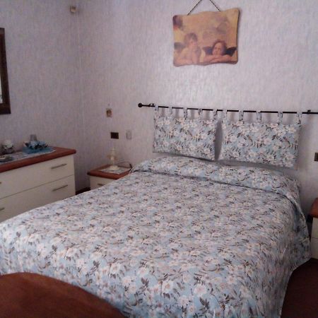 Alexander Bed And Breakfast Ciampino Bagian luar foto